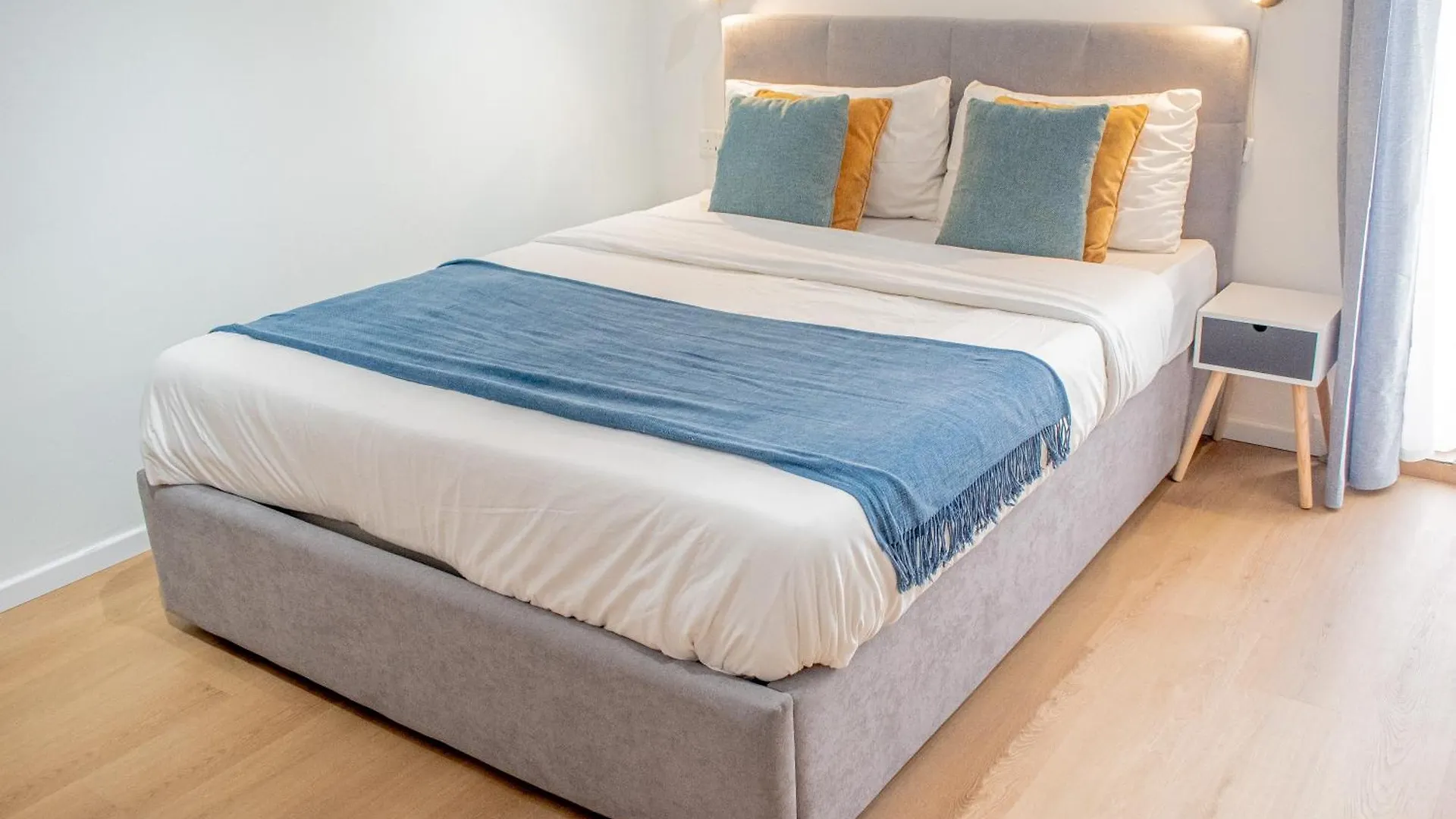 Stylish 2 Bed 2 Bath Apt In St Julians Saint Julian's 0*,  Malta