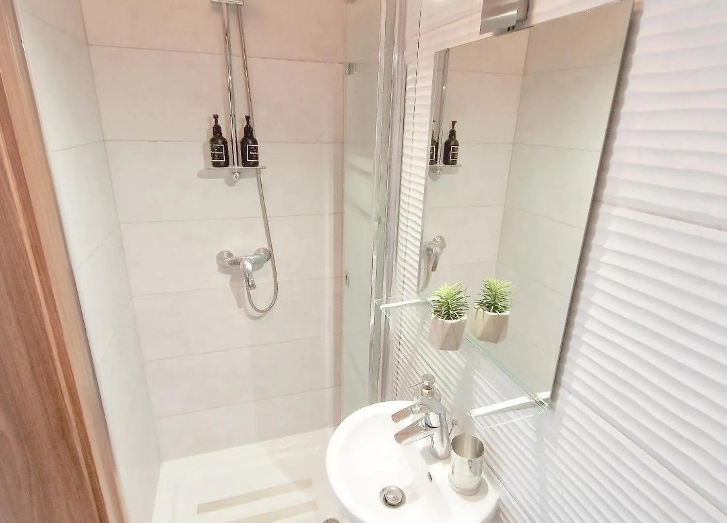 Stylish 2 Bed 2 Bath Apt In St Julians San Giuliano 0*,  Malta