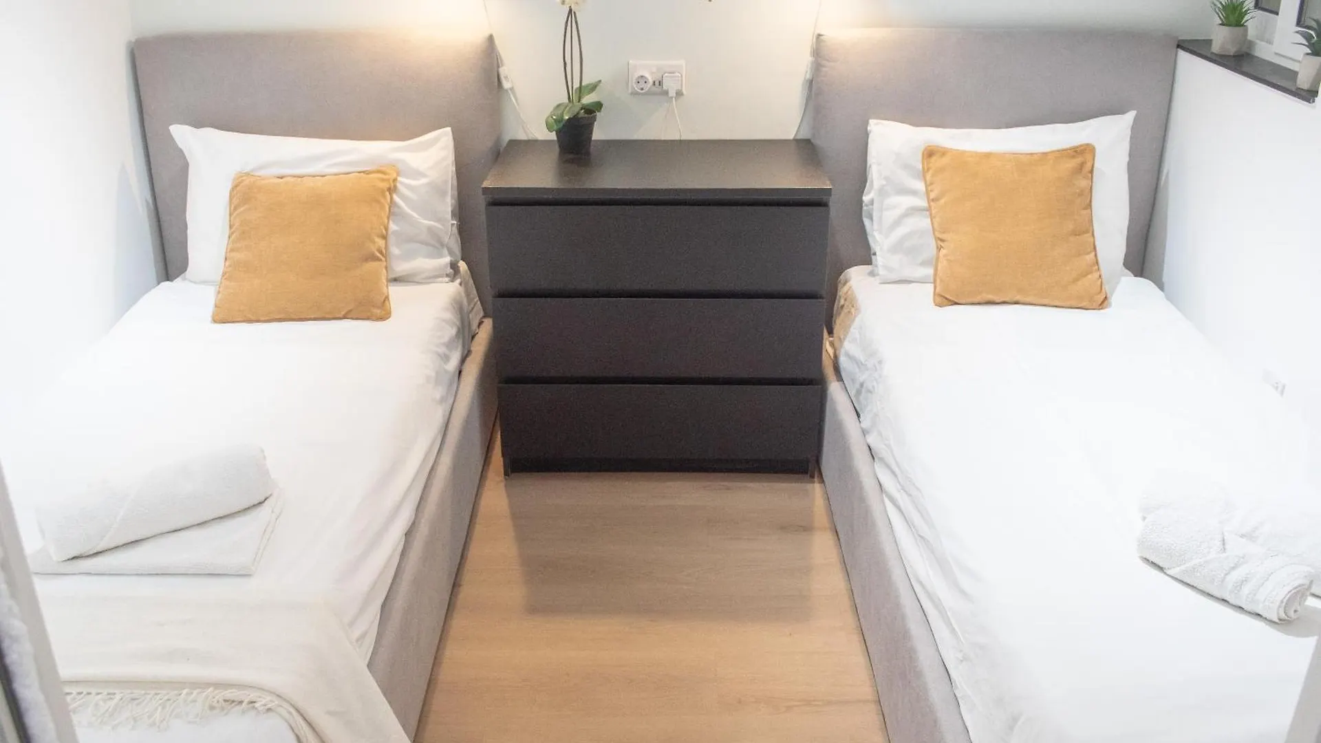 Stylish 2 Bed 2 Bath Apt In St Julians San Giuliano 0*,
