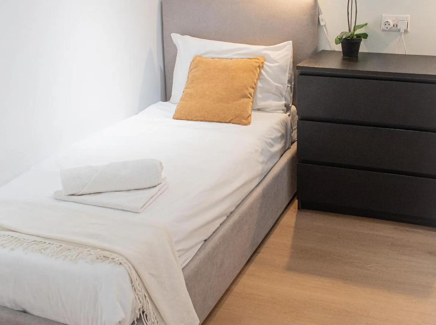 Stylish 2 Bed 2 Bath Apt In St Julians Saint Julian's